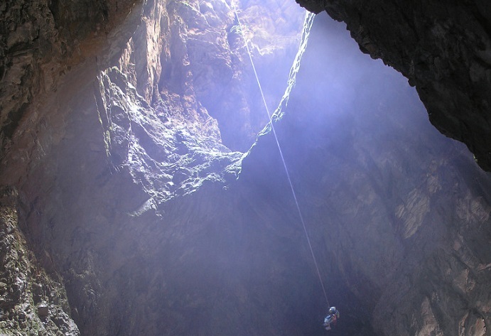 「世界のすごい洞窟総特集」 【旅の大事典】